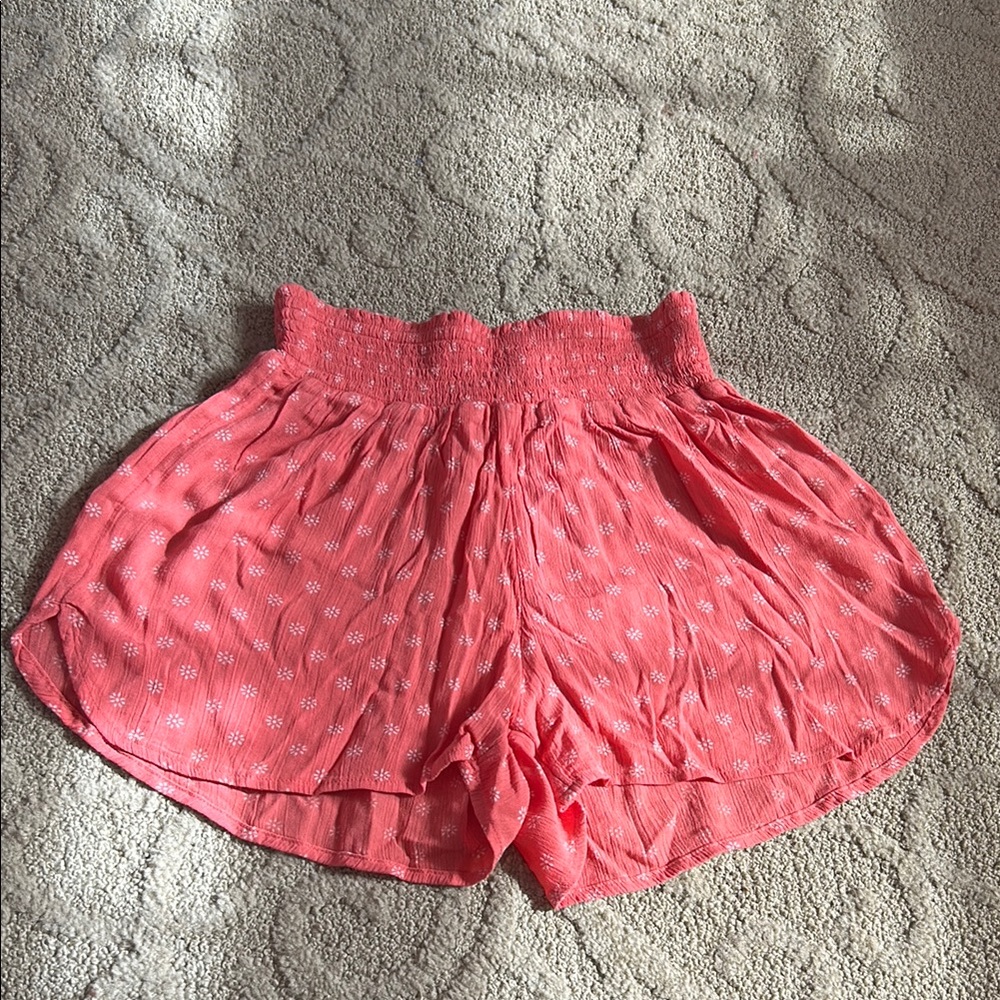 Hollister || Women's Pink Floral Shorts